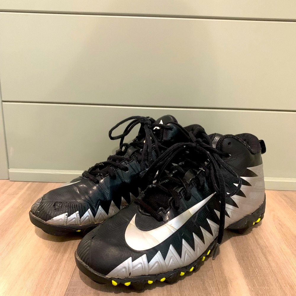 Nike Black and Silver Baseball Cleats